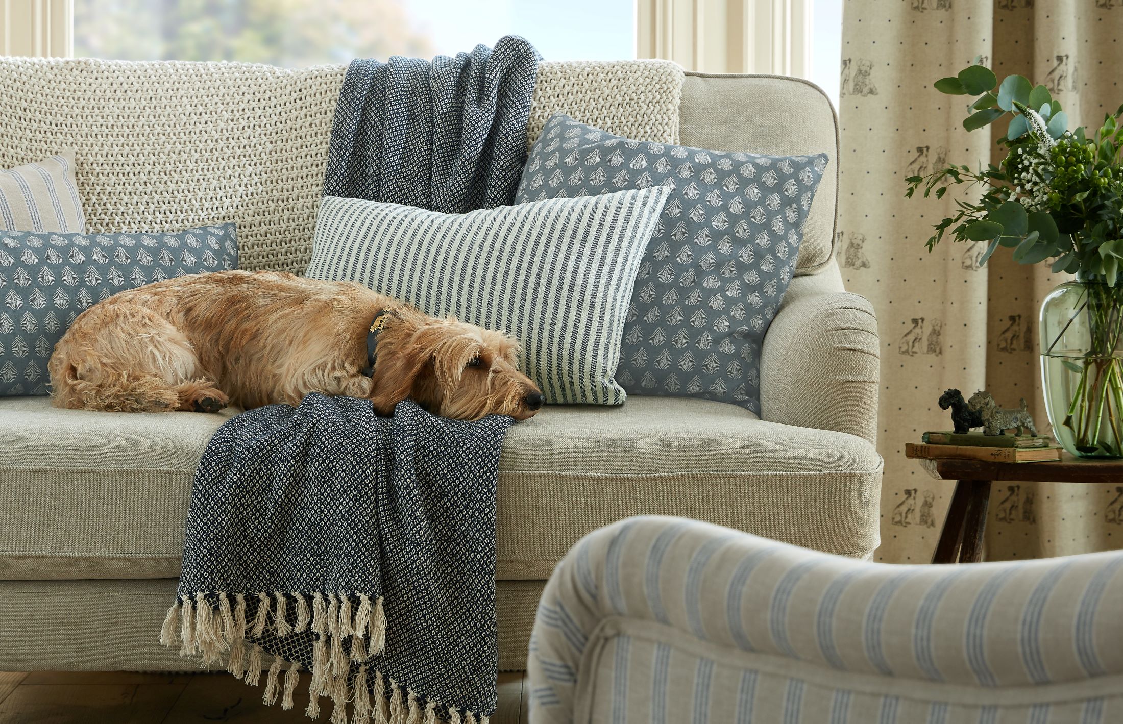 low-emily-bond-living-room-08.jpg